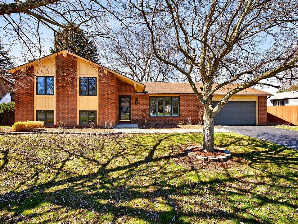 1st image of 19 Chimney Hill Rd