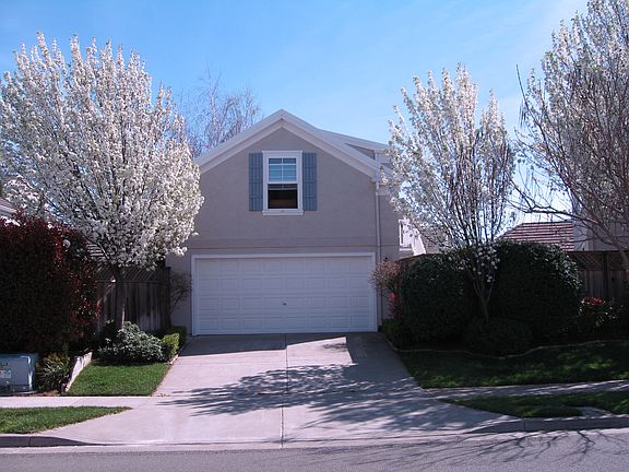 2nd image of 594 Versailles Ln