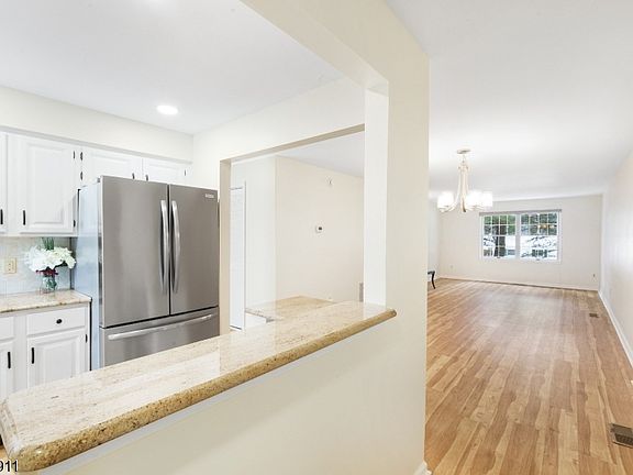 3rd image of 109 Alexandria Way