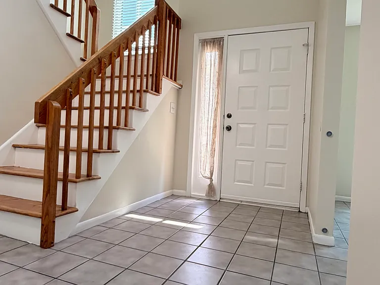 56 Gate House Ln — Photo 5