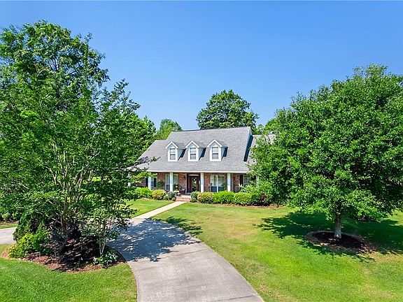 2nd image of 900 Great Southern Dr