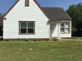 810 E Warren Ave, Kingsville, TX 78363