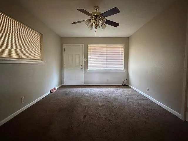 3321 Cherry St — Photo 2