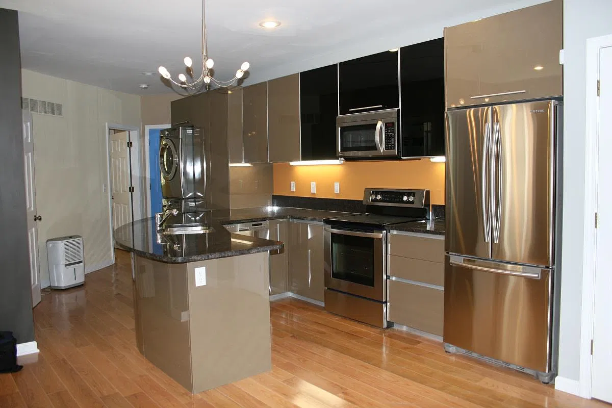 2 bed, 1000 sqft, $1,770 — Photo 1
