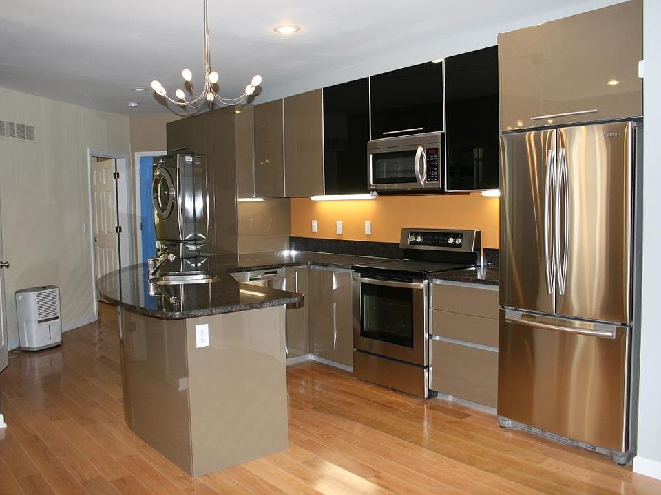 1st image of 4164 W Pine Blvd