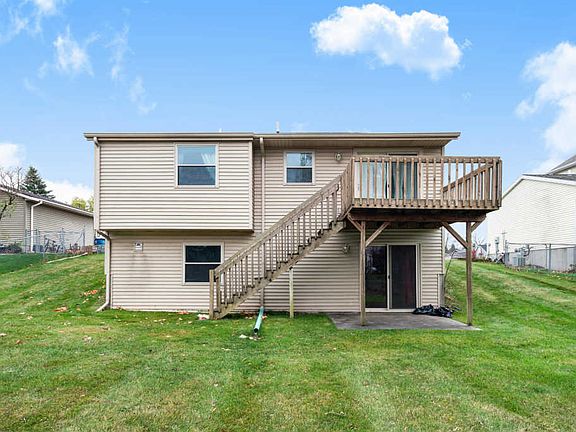 5th image of 2635 Thorn Creek St SE