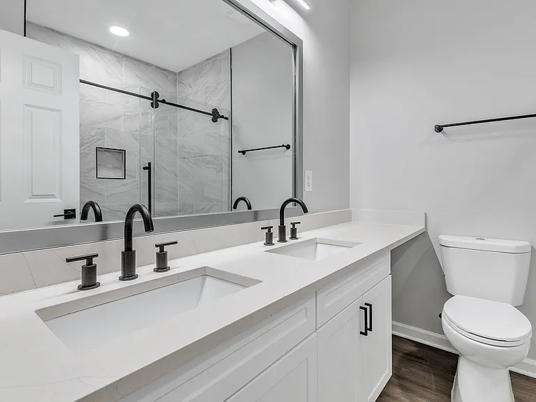 The Reserve at Meadowmont Apartments and Townhomes — Photo 33