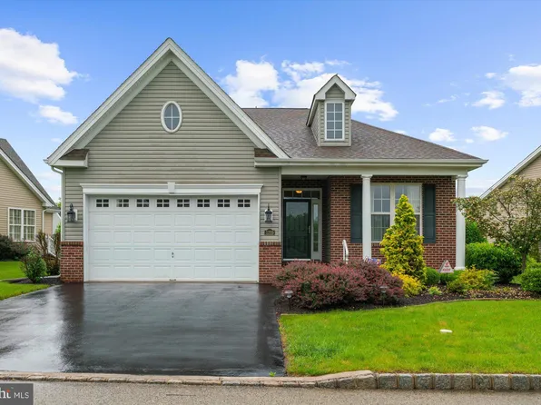 1229 Creekside Ln, Quakertown, PA 18951