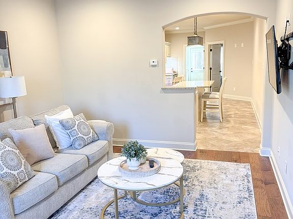 3rd image of 103 Farm View Dr #1006