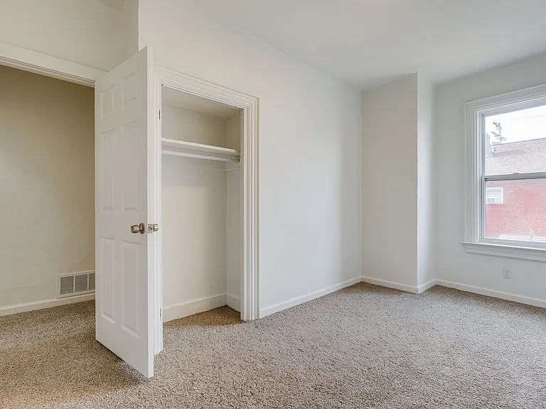 819 Proctor Way — Photo 14