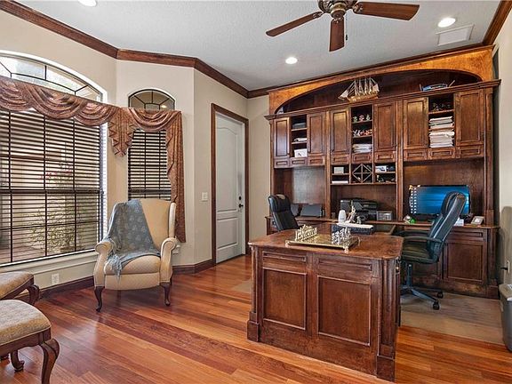 5th image of 100 Ellington Pl