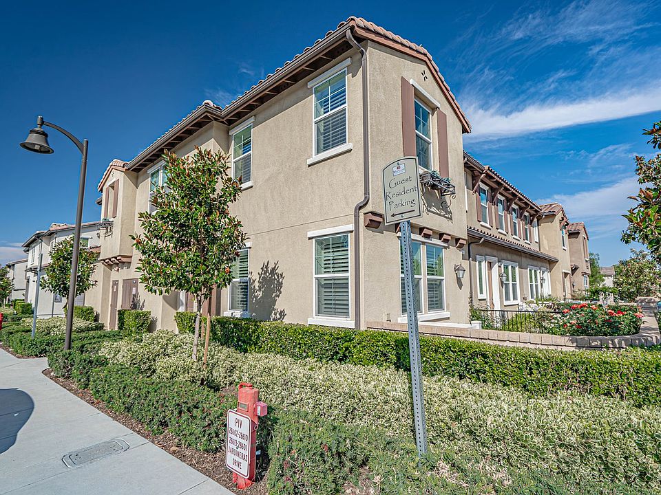 1st image of 28602 Jardineras Dr