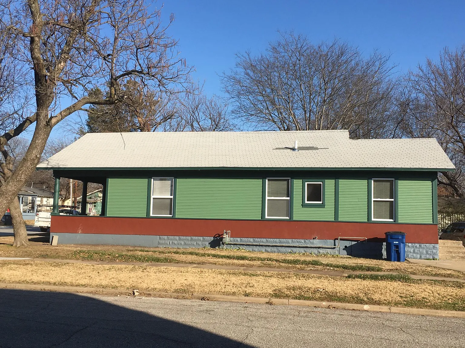 3 bed, 1100 sqft, $1,400 — Photo 2