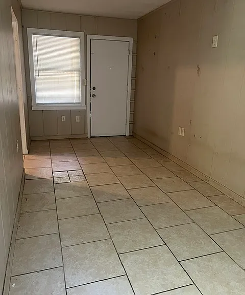 1910 Oaklawn Dr — Photo 24