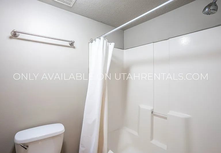 884 E 700 N #E1-1 — Photo 10