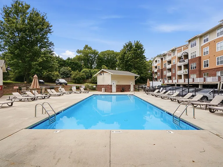 1000 E Woodlawn Rd #216 — Photo 5