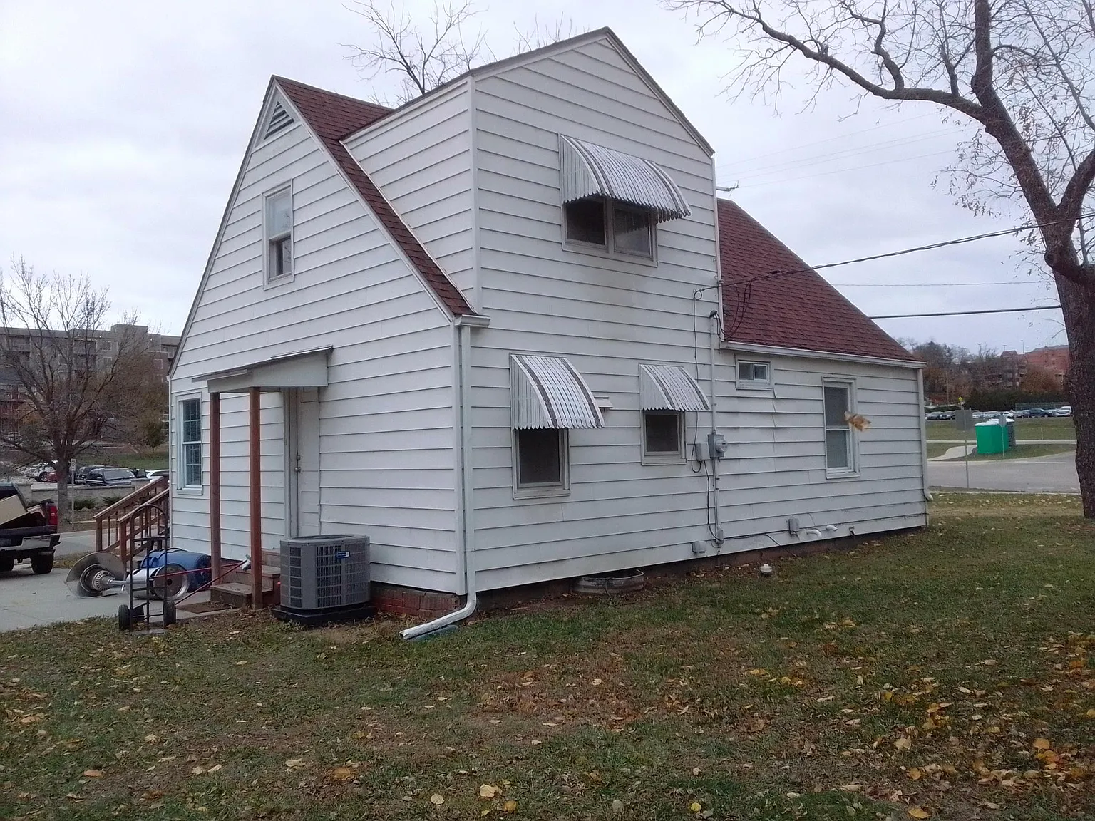 4 bed, 1350 sqft, $3,400 — Photo 2