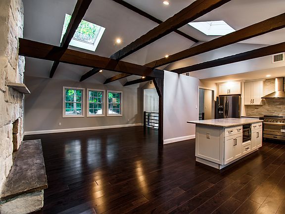 2nd image of 22 Maplewood Dr