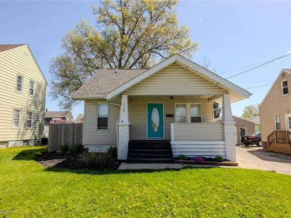 2709 Oakwood Dr, Cuyahoga Falls, OH 44221