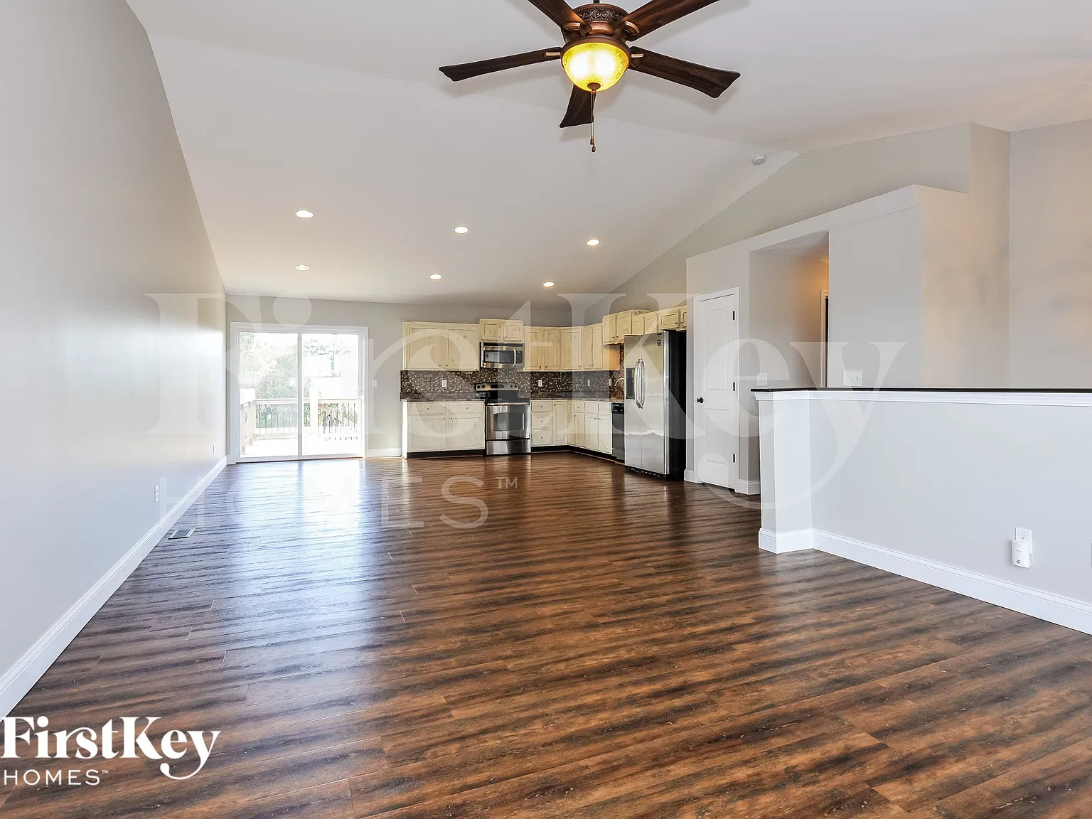 3 bed, 2.5 bath, 2100 sqft, $2,490 — Photo 4