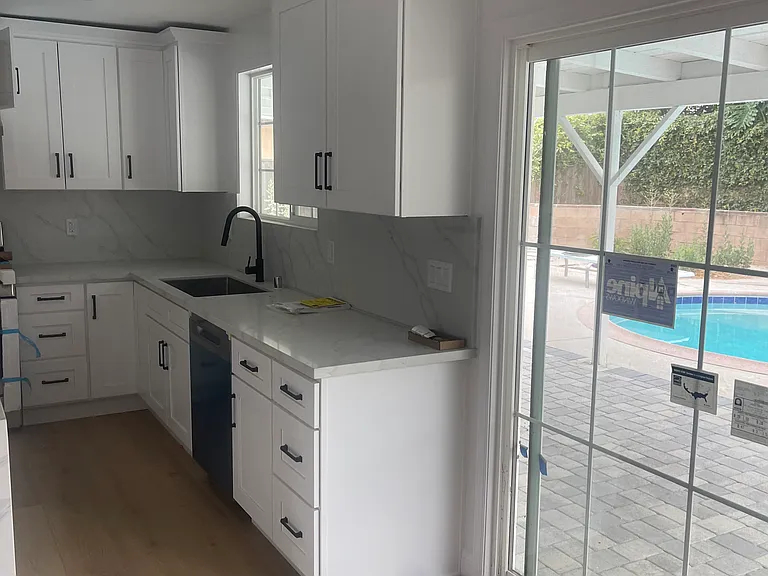 22620 Mobile St — Photo 6