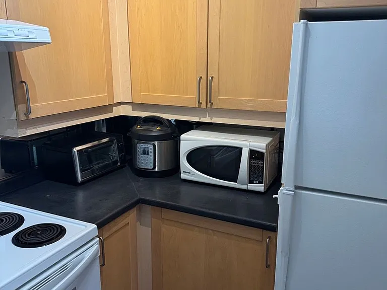 55 Bloor St E #702 — Photo 10