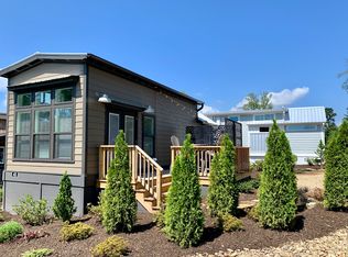 43 Highland Hill Ln, Flat Rock, NC 28731