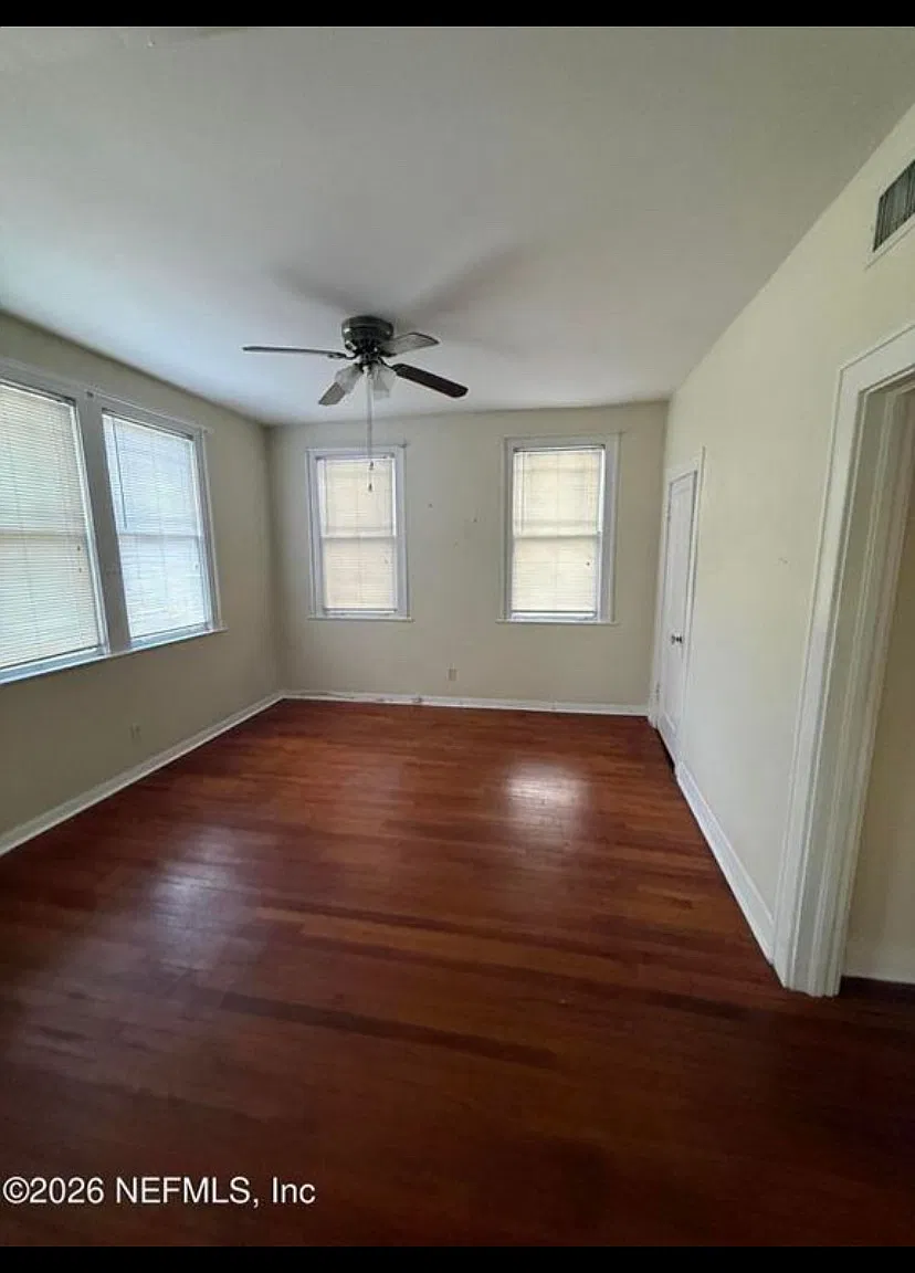 2 bed, 950 sqft, $1,500 — Photo 2