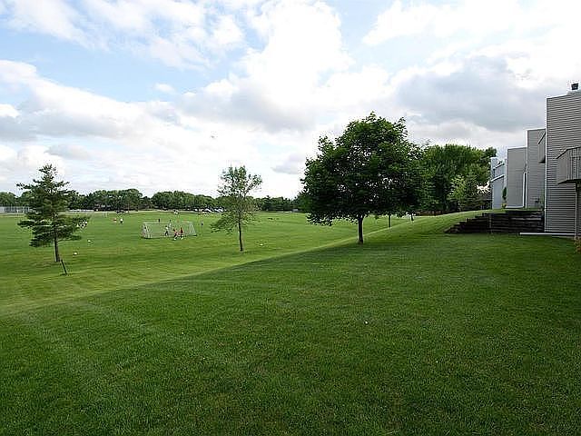 2nd image of 10273 Arrowwood Dr