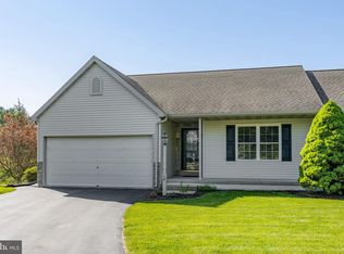 12 Pebble Creek Dr, Lititz, PA 17543