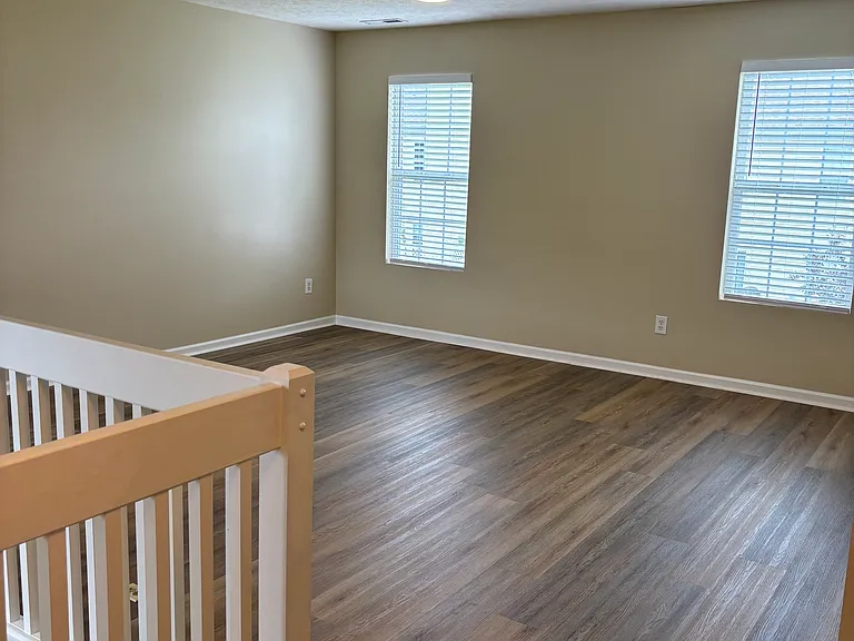453 Filmore Dr — Photo 12
