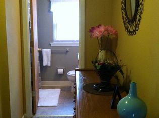 19 5th Ave, Glendora, NJ 08029