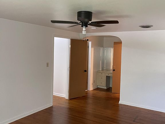 4th image of 1805 Westridge Dr