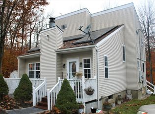 3106 Essex Rd, Tobyhanna, PA