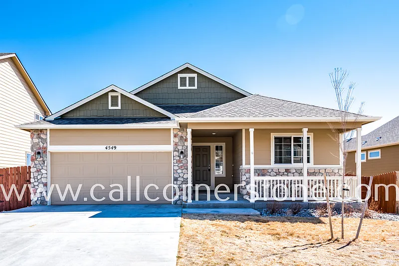 3 bed, 2.0 bath, 2864 sqft, $2,322 — Photo 1