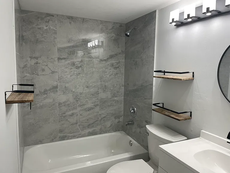2228 White Pine Cir #B — Photo 12