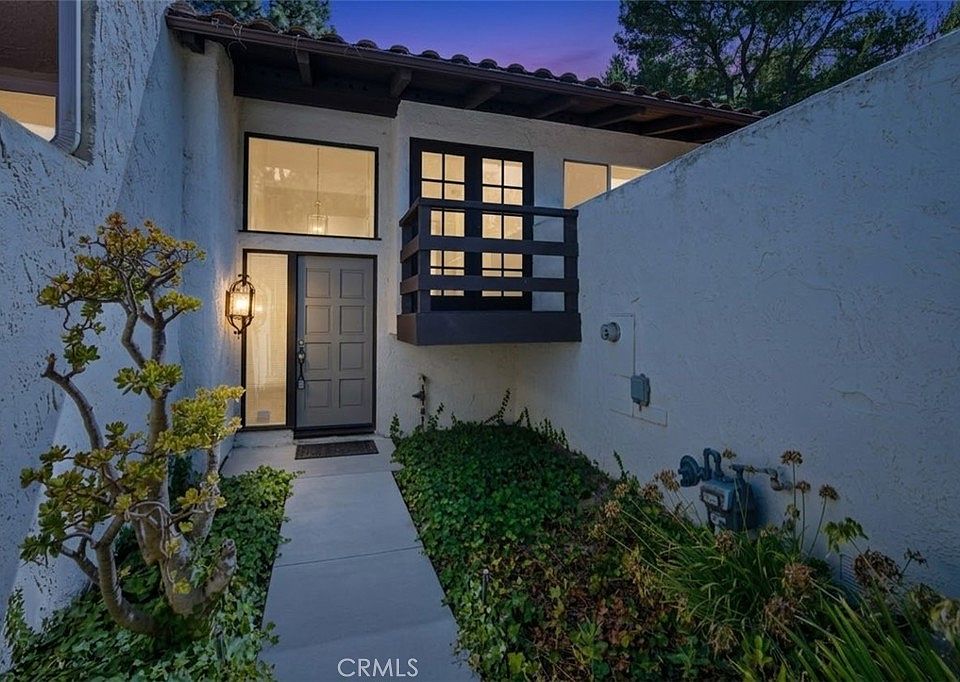 1st image of 18 Aspen Way