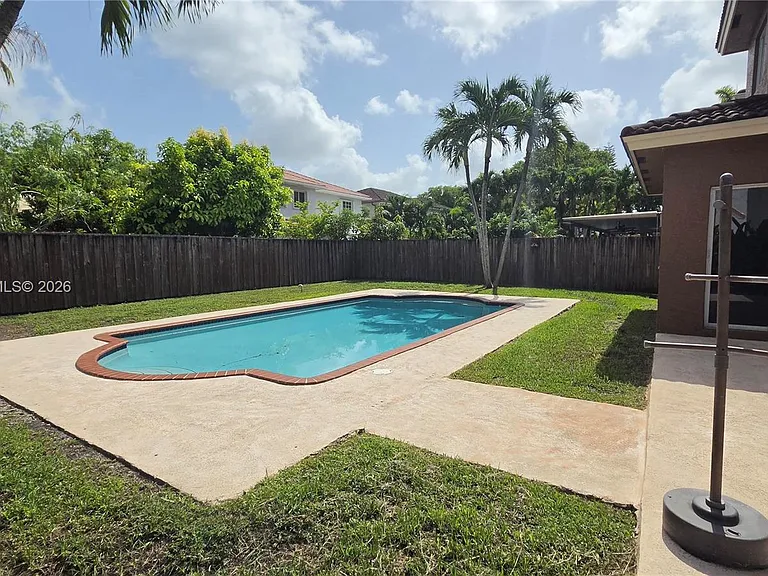 15743 SW 145th Ter — Photo 30