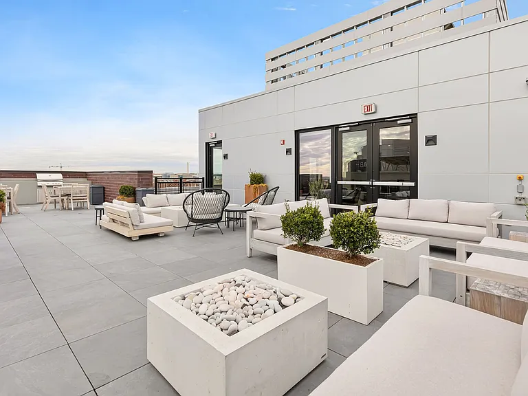 Rooftop - Outside Fire Pits/Grills