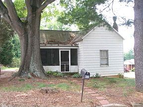 1st image of 832 N Deal Ave