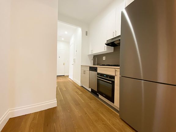 3rd image of 351 E 58th St APT 3R