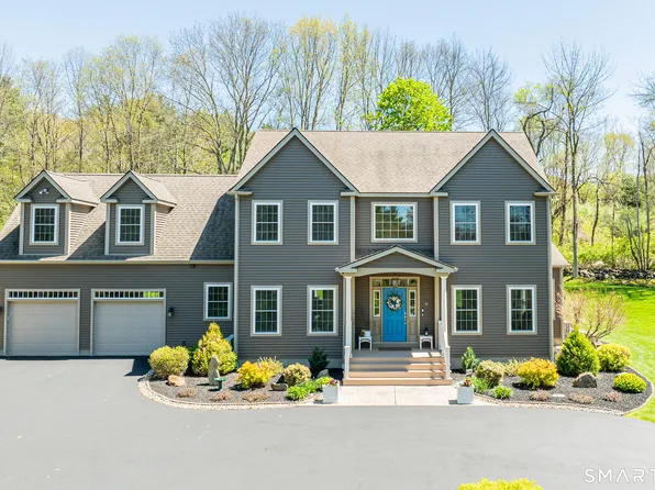 10 Heritage Road, Putnam, CT 06260