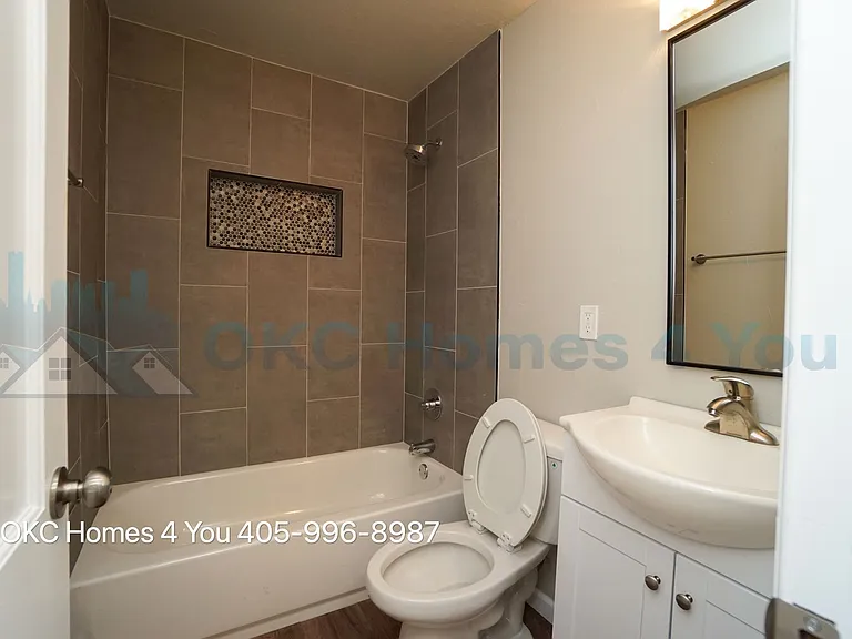 7118 NW 43rd St — Photo 14