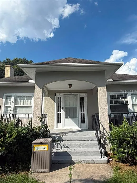 1 bed, 1.0 bath, 700 sqft, $1,300 — Photo 1