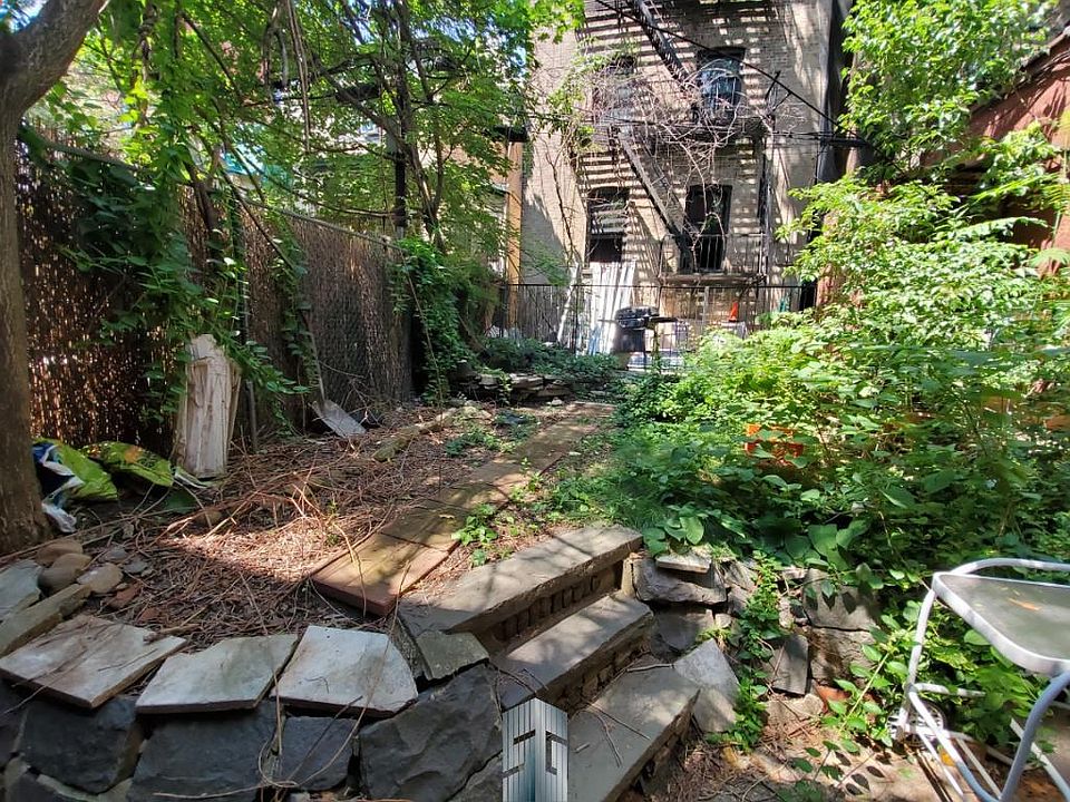 1st image of 4 Street Jamess Pl #1