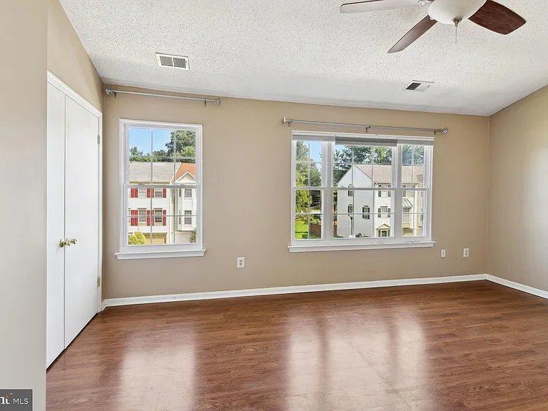 1511 Ashburnham Dr — Photo 12