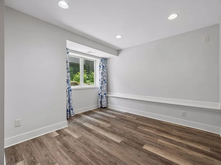 176 Peninsula Rd — Photo 49