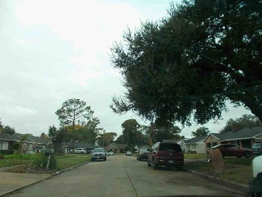Exterior Neighborhood (street photo)