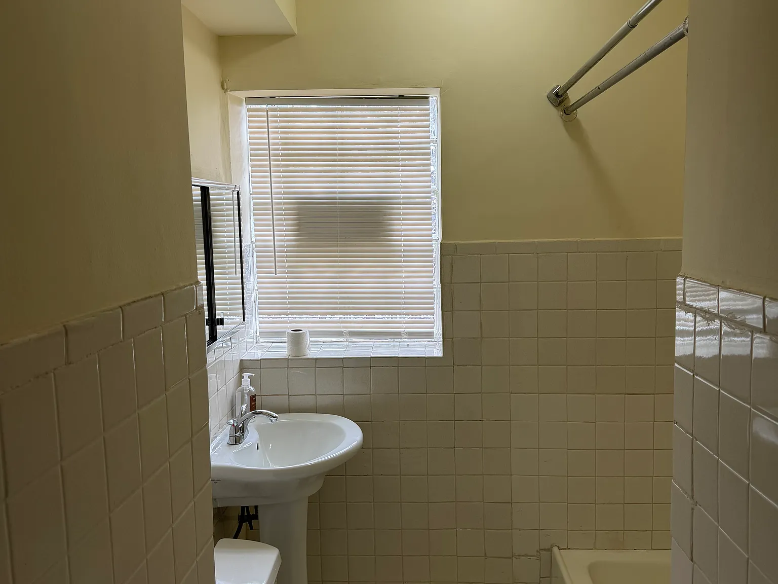 1 bed, $1,050 — Photo 1