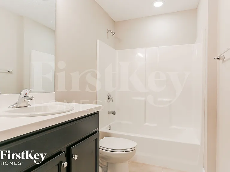 1062 SW Fenway Rd — Photo 13